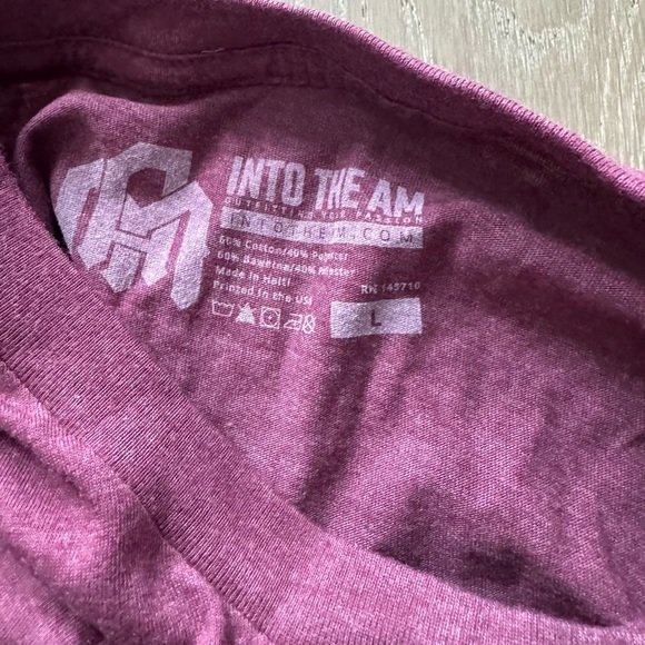 Into the Am basic tee - Picture 3 of 5